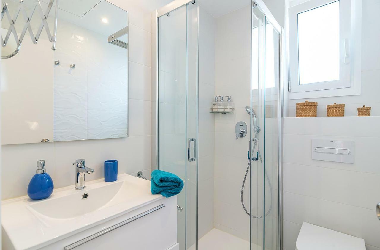 Azteka Blue 2 Bed Apartment カレリャ・デ・パラフルジェリ エクステリア 写真